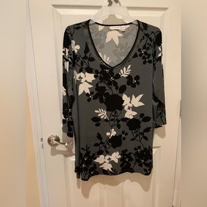 Gray, black and white leaf tunic. Never worn 3X